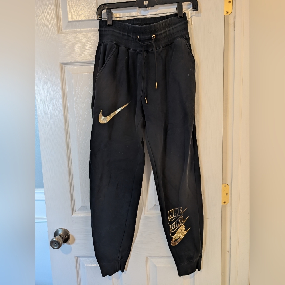 Nike women's High Waisted black Joggers